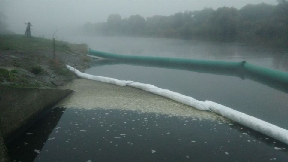 Vodoprávní úřad v Mělníku řeší únik chemických látek z areálu ČEZ