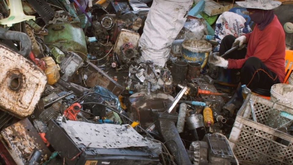 Nesprávná likvidace elektronického odpadu vede k poškozování lidského zdraví, životního prostředí i ozonové vrstvy Země