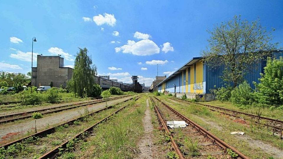 Nákladové nádraží Žižkov: Pražané se postavili proti plánům na přehuštěnou čtvrť pro bohaté