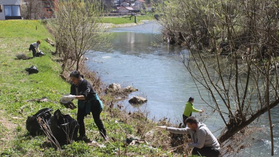 The story of garbage in Bosnia-Herzegovina's rivers seems to be endless. Within few days, volunteers collected more than two hundred bags of trash