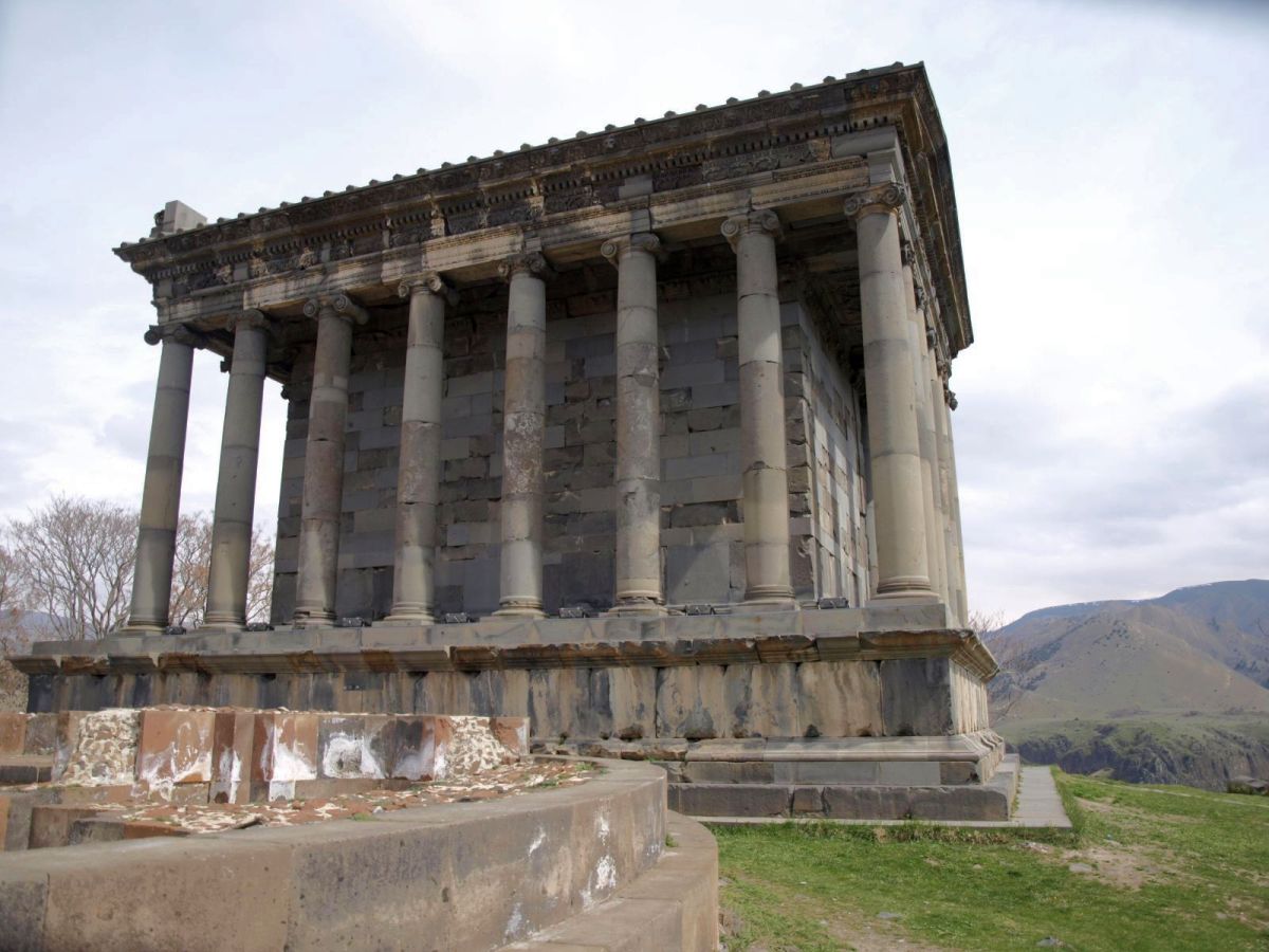 Restored Greek temple in Garni.jpg